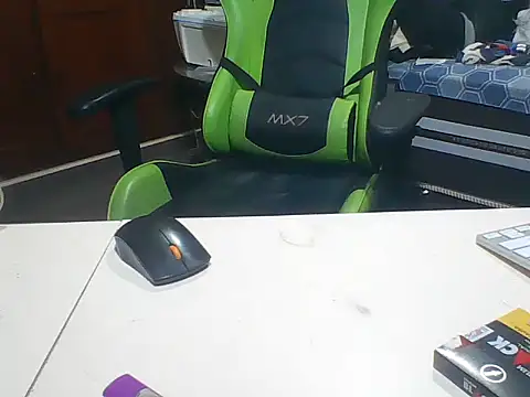 Snapshot of SOLESFETISHBR chatting on 11-18-25, 01:55 SOLESFETISHBR online show from 11-18-25, 01:55