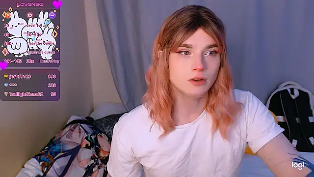 Snapshot of Alice_Hells chatting on 01-10-25, 08:29 Alice Hells online show from 01-10-25, 08:29