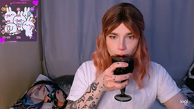 Snapshot of Alice_Hells chatting on 01-15-25, 05:19 Alice Hells online show from 01-15-25, 05:19