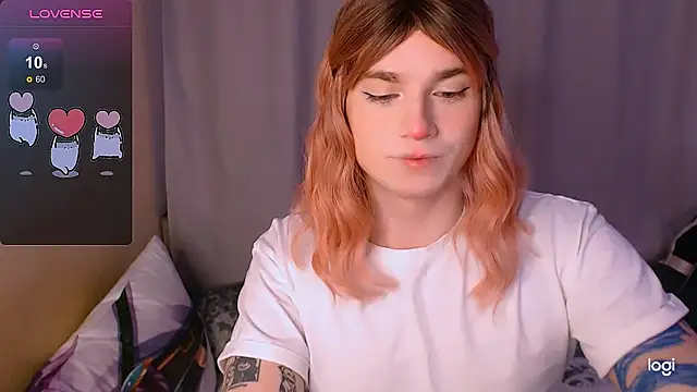 Snapshot of Alice_Hells chatting on 01-22-25, 05:05 Alice Hells online show from 01-22-25, 05:05