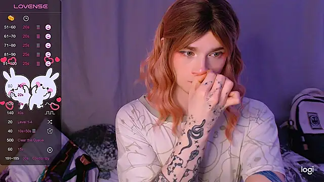 Snapshot of Alice_Hells chatting on 02-08-25, 10:18 Alice Hells online show from 02-08-25, 10:18