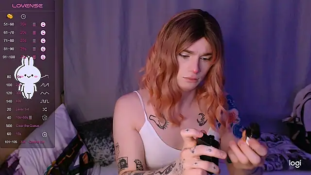 Snapshot of Alice_Hells chatting on 02-10-25, 04:08 Alice Hells online show from 02-10-25, 04:08