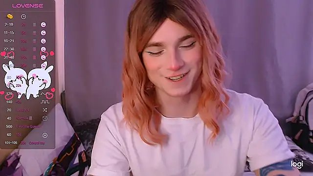 Snapshot of Alice_Hells chatting on 02-10-25, 07:15 Alice Hells online show from 02-10-25, 07:15