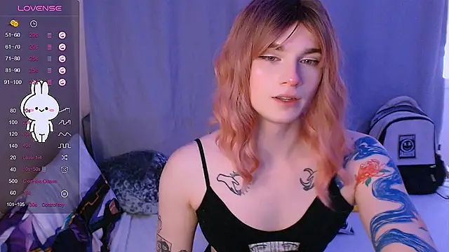 Snapshot of Alice_Hells chatting on 02-13-25, 07:13 Alice Hells online show from 02-13-25, 07:13