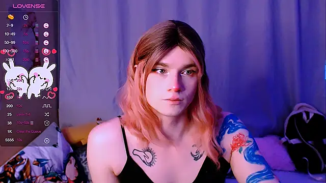 Snapshot of Alice_Hells chatting on 12-14-25, 05:57 Alice Hells online show from 12-14-25, 05:57