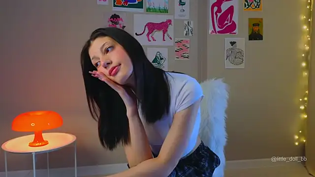 Snapshot of EvaAlson chatting on 03-19-25, 12:23 EvaAlson online show from 03-19-25, 12:23