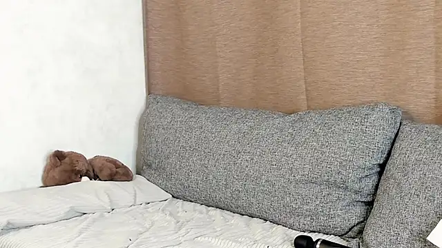 Snapshot of EngelFugler chatting on 03-09-25, 03:16 EngelFugler online show from 03-09-25, 03:16