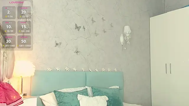 LianaCruz   online show from 12-27-24, 07:08