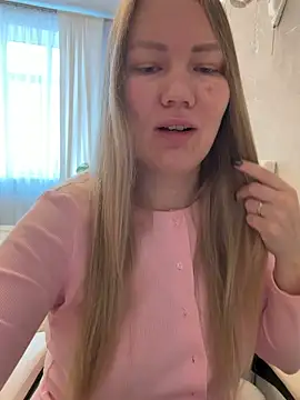 Snapshot of LianaCruz__ chatting on 04-10-26, 04:39 LianaCruz online show from 04-10-26, 04:39