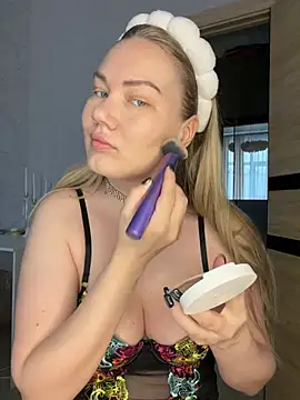 Snapshot of LianaCruz__ chatting on 04-20-26, 04:37 LianaCruz online show from 04-20-26, 04:37