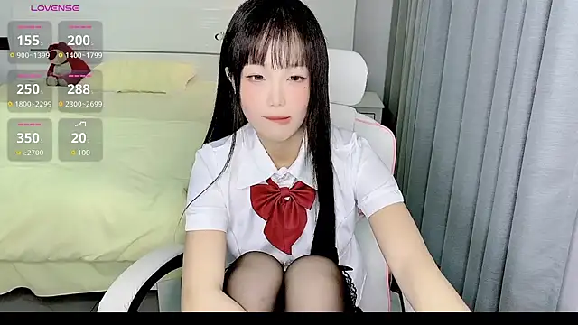 Snapshot of -Wendy__ chatting on 01-24-25, 10:51 -Wendy online show from 01-24-25, 10:51