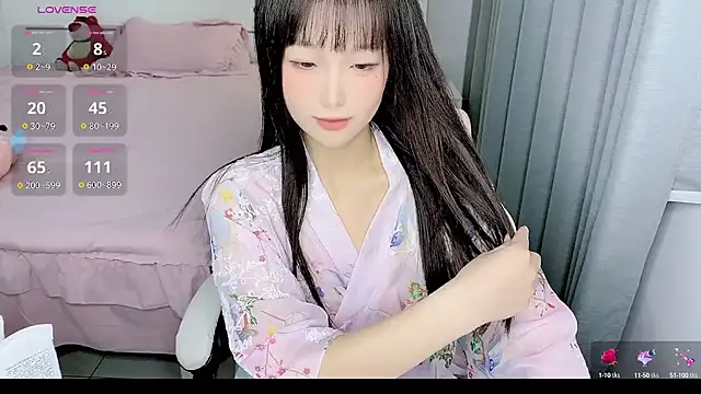 Snapshot of -Wendy__ chatting on 02-08-25, 05:18 -Wendy online show from 02-08-25, 05:18