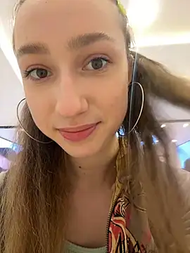 Lia  Love online show from 12-17-24, 12:43