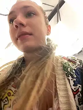 Lia  Love online show from 03-11-25, 09:13