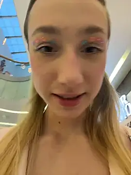 Lia  Love online show from 11-28-25, 12:08