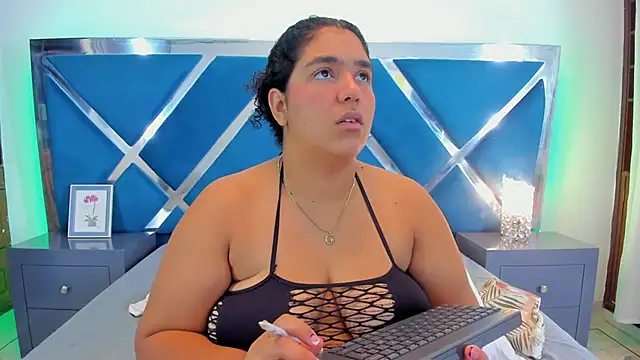 Tiffanymiller00 online show from 10-27-25, 12:42