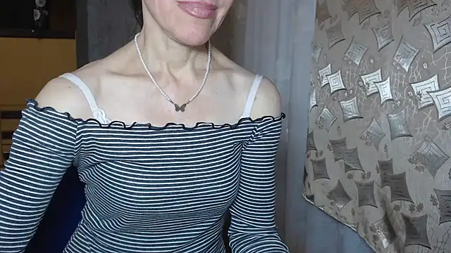 Snapshot of Pepper_mur chatting on 11-27-25, 06:15 Pepper mur online show from 11-27-25, 06:15