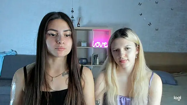 Snapshot of ShySonya chatting on 12-20-24, 01:43 ShySonya online show from 12-20-24, 01:43