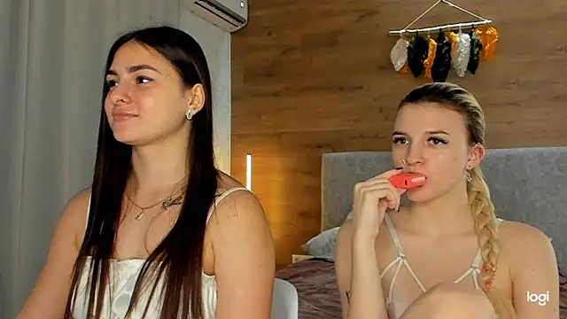 Snapshot of ShySonya chatting on 02-03-25, 02:13 ShySonya online show from 02-03-25, 02:13