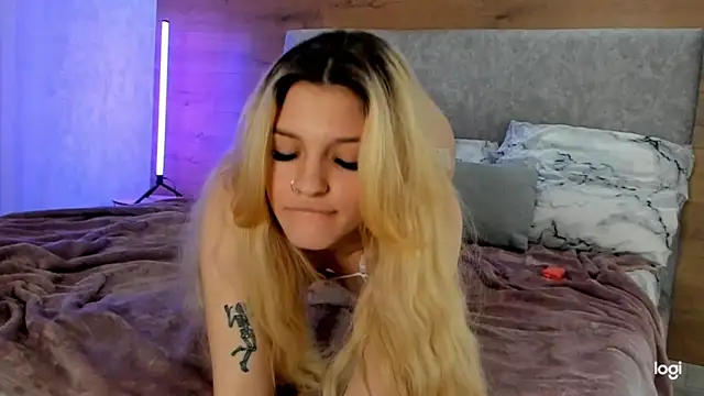 Snapshot of ShySonya chatting on 02-03-25, 05:14 ShySonya online show from 02-03-25, 05:14