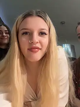 Snapshot of ShySonya chatting on 02-09-25, 02:18 ShySonya online show from 02-09-25, 02:18