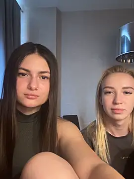 Snapshot of ShySonya chatting on 10-04-25, 11:30 ShySonya online show from 10-04-25, 11:30