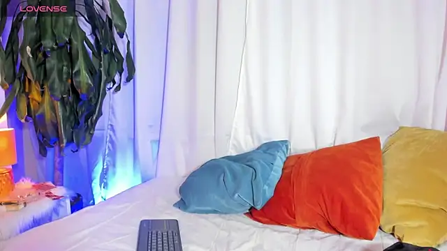 Snapshot of blaiine_colfer chatting on 01-15-25, 04:57 blaiine colfer online show from 01-15-25, 04:57