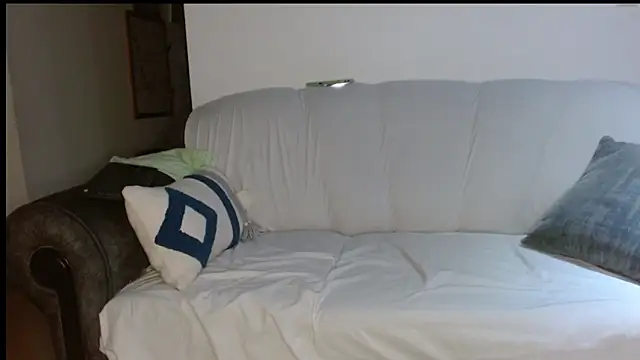 Vanessa Aniston online show from 04-23-26, 05:30