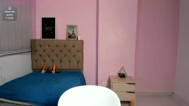 lauren rios7 online show from 09-12-25, 07:47