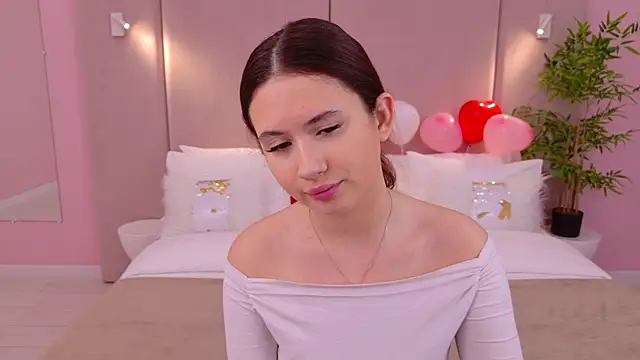 milaleoneli online show from 02-15-25, 12:33