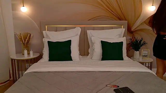 milaleoneli online show from 03-15-26, 03:07