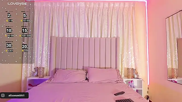 Snapshot of Aliison_Smith chatting on 03-04-25, 11:43 Aliison Smith online show from 03-04-25, 11:43