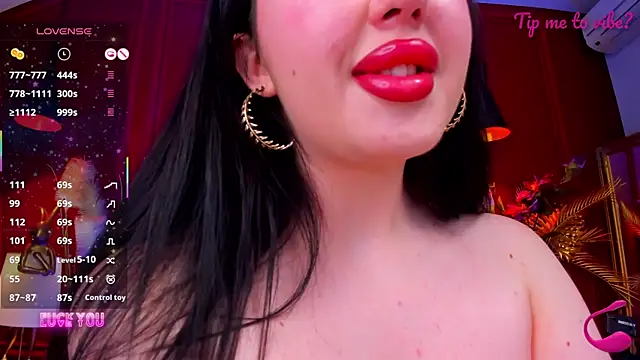 Snapshot of Mayzzie chatting on 06-11-26, 12:32 Mayzzie online show from 06-11-26, 12:32