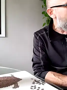 Snapshot of Kingsscepter chatting on 01-28-25, 11:17 Kingsscepter online show from 01-28-25, 11:17