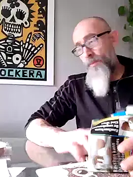 Snapshot of Kingsscepter chatting on 01-28-25, 02:31 Kingsscepter online show from 01-28-25, 02:31