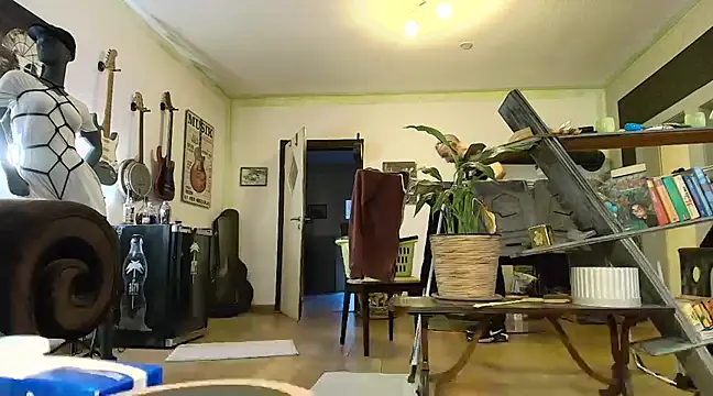 Snapshot of Kingsscepter chatting on 02-06-25, 04:36 Kingsscepter online show from 02-06-25, 04:36