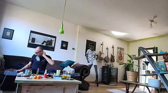 Snapshot of Kingsscepter chatting on 02-08-25, 11:44 Kingsscepter online show from 02-08-25, 11:44