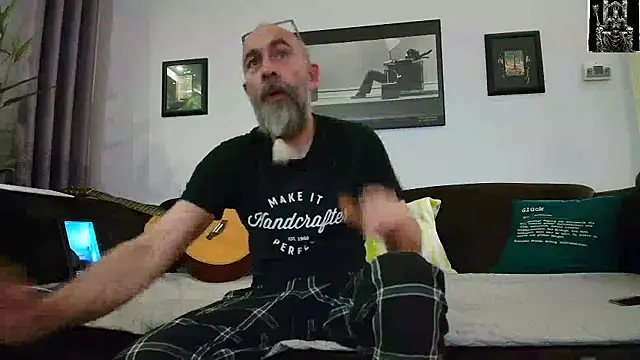 Snapshot of Kingsscepter chatting on 02-14-25, 06:19 Kingsscepter online show from 02-14-25, 06:19