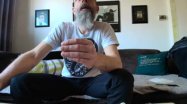 Snapshot of Kingsscepter chatting on 02-17-25, 12:05 Kingsscepter online show from 02-17-25, 12:05