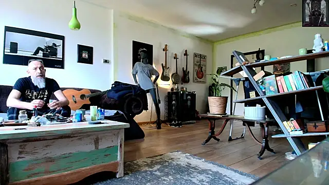 Snapshot of Kingsscepter chatting on 03-14-25, 11:23 Kingsscepter online show from 03-14-25, 11:23