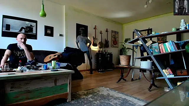 Snapshot of Kingsscepter chatting on 03-14-25, 03:47 Kingsscepter online show from 03-14-25, 03:47