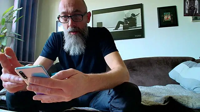 Snapshot of Kingsscepter chatting on 03-21-25, 02:40 Kingsscepter online show from 03-21-25, 02:40