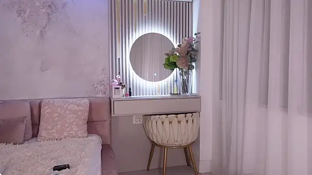 Snapshot of JullyBlair chatting on 02-02-25, 05:42 JullyBlair online show from 02-02-25, 05:42