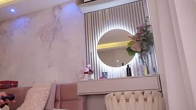 Snapshot of JullyBlair chatting on 02-06-25, 11:43 JullyBlair online show from 02-06-25, 11:43