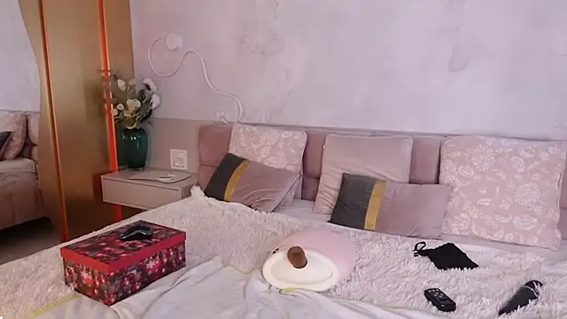 Snapshot of JullyBlair chatting on 03-06-25, 08:41 JullyBlair online show from 03-06-25, 08:41