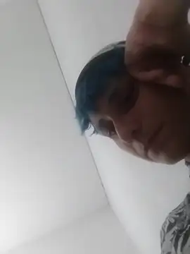 Snapshot of Luci_foxx chatting on 10-01-25, 01:33 Luci foxx online show from 10-01-25, 01:33