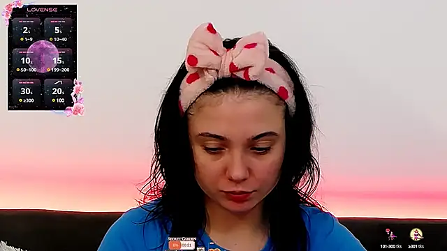 Snapshot of AveryWillow chatting on 02-07-25, 07:06 AveryWillow online show from 02-07-25, 07:06