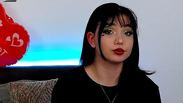 Snapshot of AveryWillow chatting on 02-26-25, 02:46 AveryWillow online show from 02-26-25, 02:46