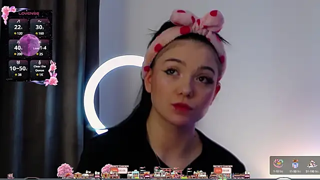 Snapshot of AveryWillow chatting on 03-07-25, 01:07 AveryWillow online show from 03-07-25, 01:07