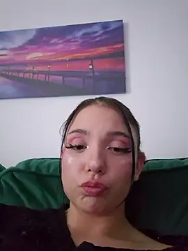 Snapshot of AveryWillow chatting on 09-16-25, 11:11 AveryWillow online show from 09-16-25, 11:11